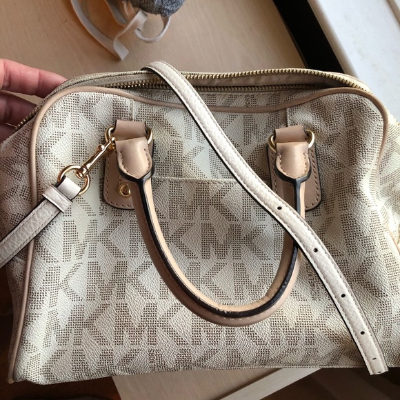Michael Kors Handbags - 100% Authentic Michael Kors bag